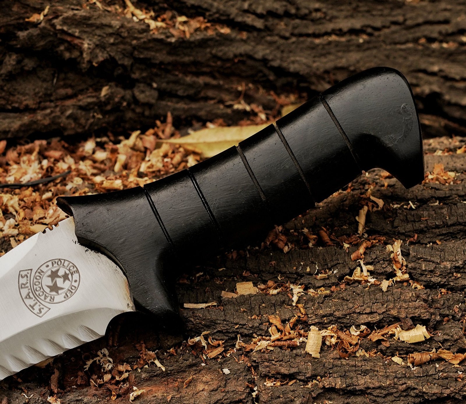Handmade D2 steel Leon Kennedy knife inspired by Resident Evil 4