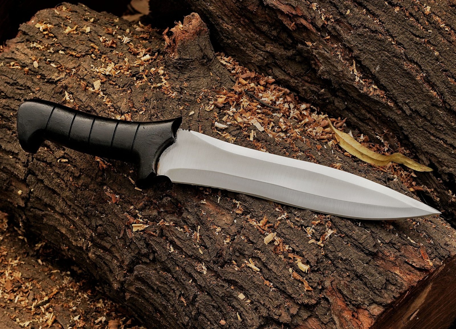 Handmade D2 steel Leon Kennedy knife inspired by Resident Evil 4