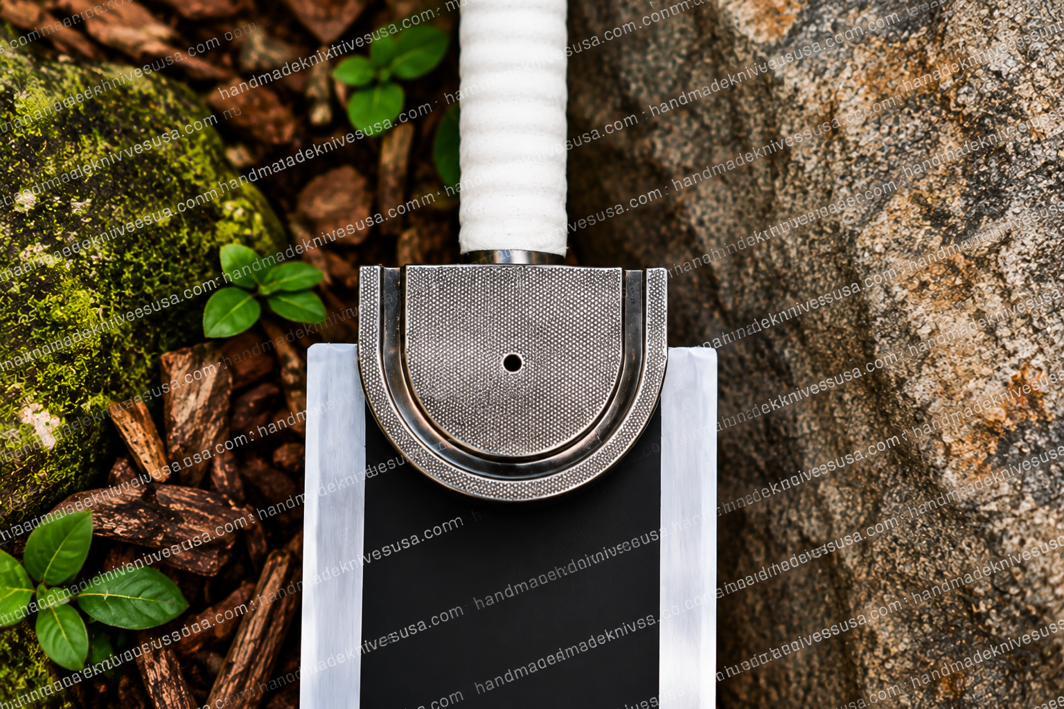 Berserk Guts Dragon Slayer Sword Replica: Black Silver Dual-Tone Blade, Leather Handle - Image 2